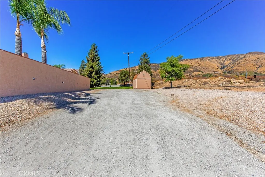 35225 Crystal Street, Yucaipa, California 92399 home-pic-44