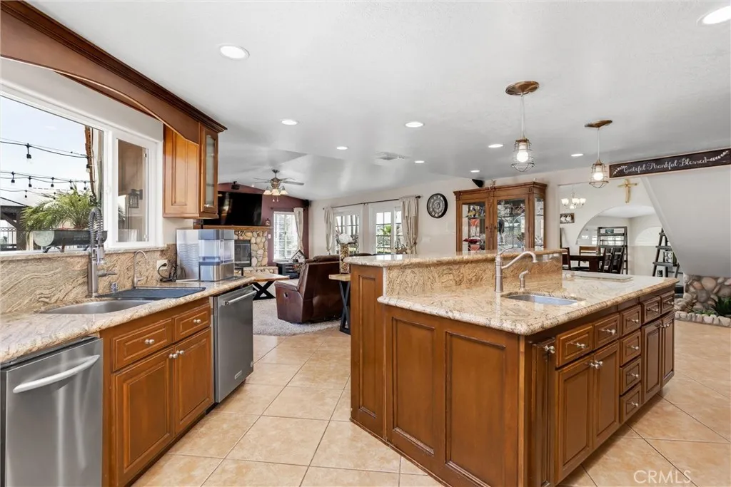 35225 Crystal Street, Yucaipa, California 92399 home-pic-15