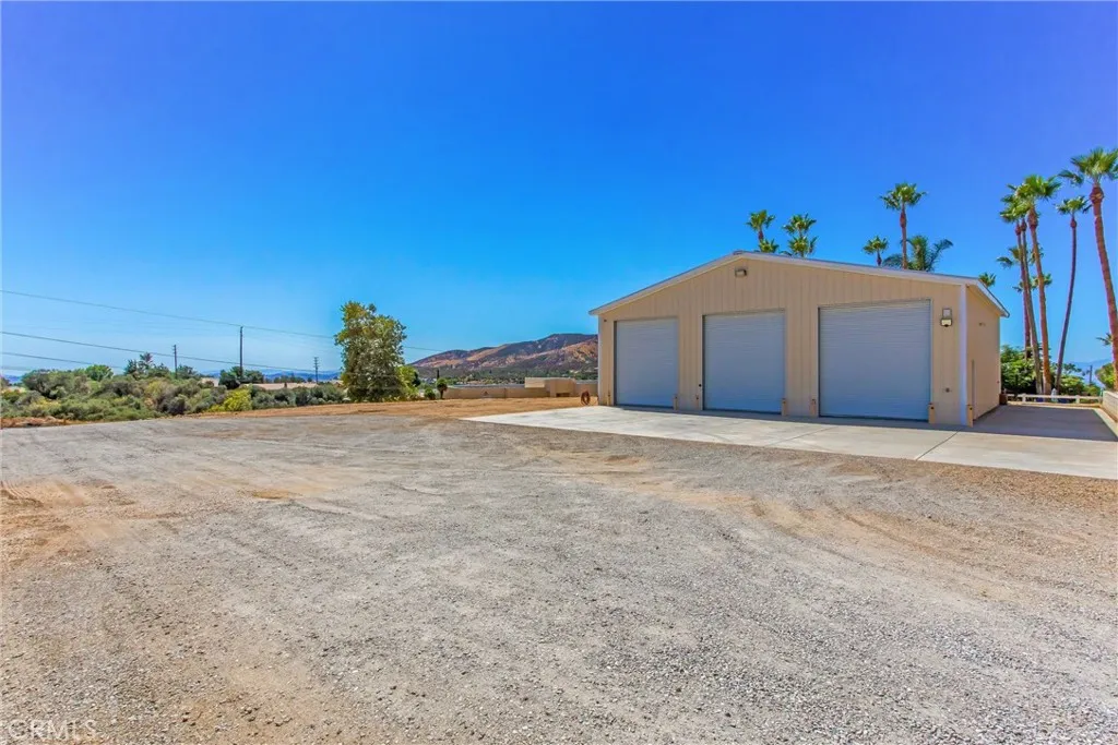 35225 Crystal Street, Yucaipa, California 92399 home-pic-43