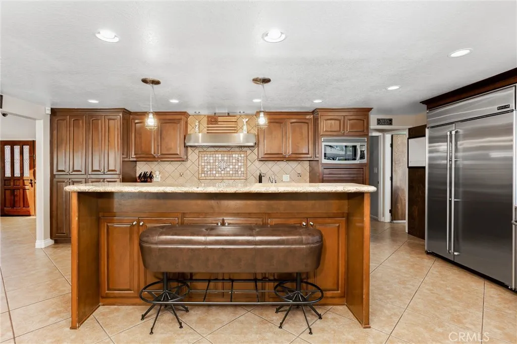 35225 Crystal Street, Yucaipa, California 92399 home-pic-13