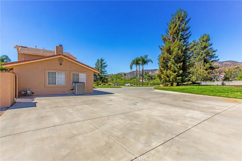 35225 Crystal Street, Yucaipa, California 92399 home-pic-45