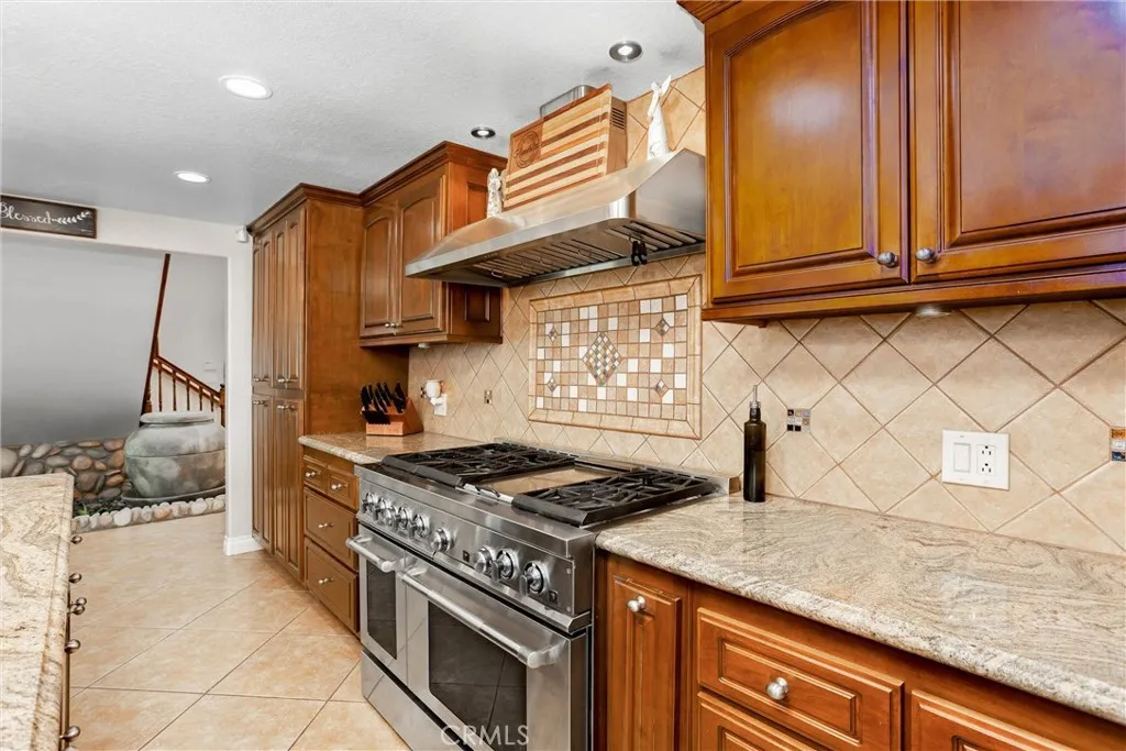 35225 Crystal Street, Yucaipa, California 92399 home-pic-14