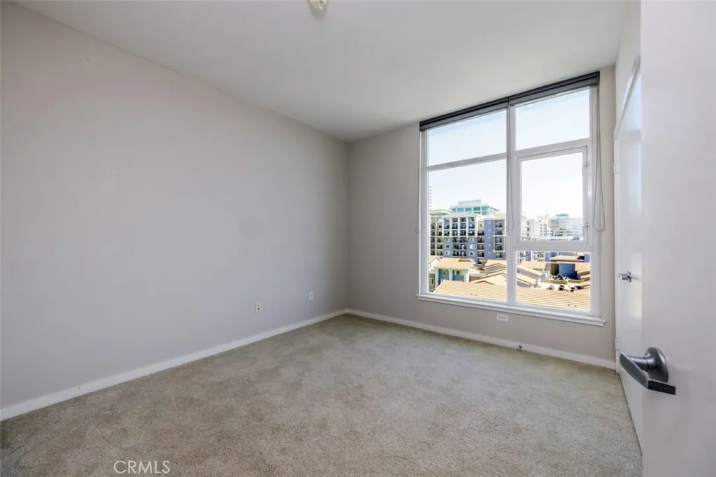 411 W Seaside Way 703, Long Beach, California 90802 home-pic-13