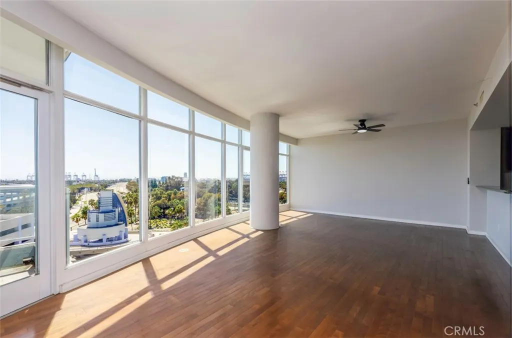 411 W Seaside Way 703, Long Beach, California 90802 home-pic-3