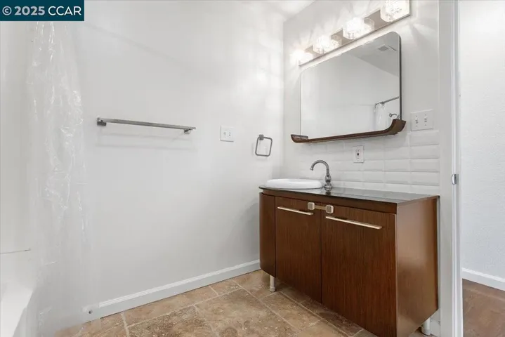 15067 Churchill St, San Leandro, California 94579