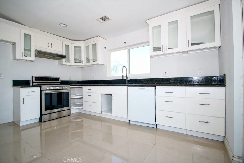 72712 Granite Avenue, 29 Palms, California 92277 home-pic-4