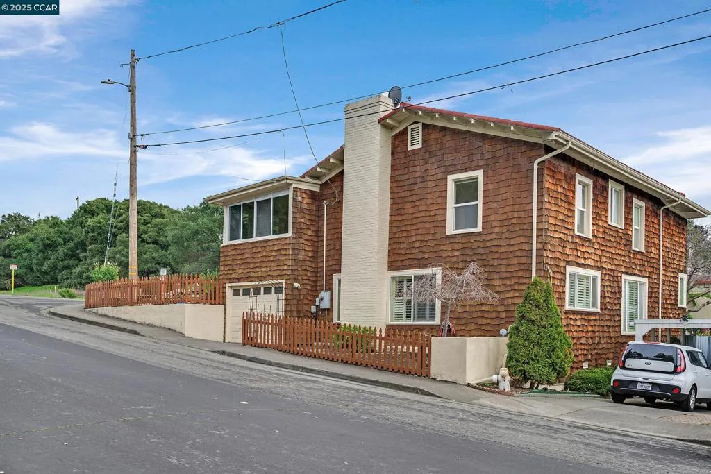 2581 Charles Ave, Pinole, California 94564 home-pic-39