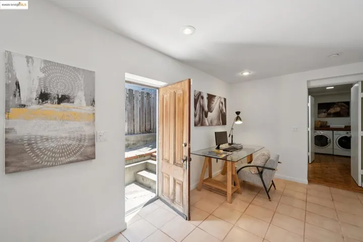 6141 Broadway Ter, Oakland, California 94618