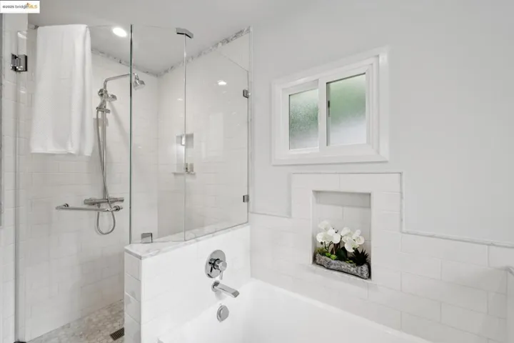 6141 Broadway Ter, Oakland, California 94618
