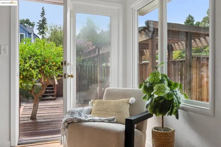 6141 Broadway Ter, Oakland, California 94618