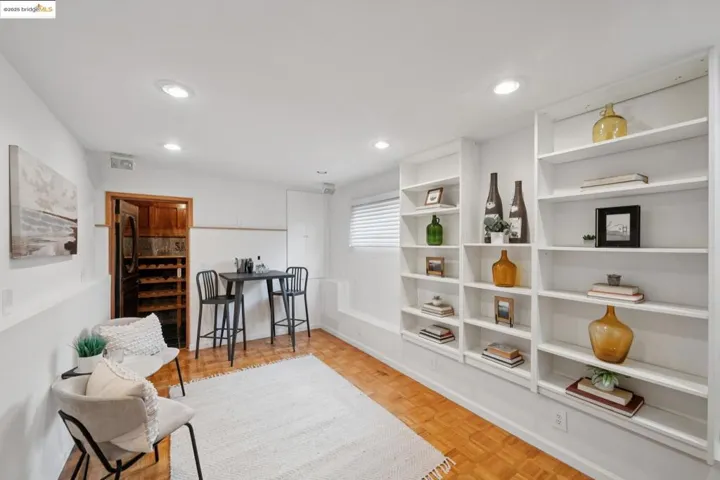 6141 Broadway Ter, Oakland, California 94618