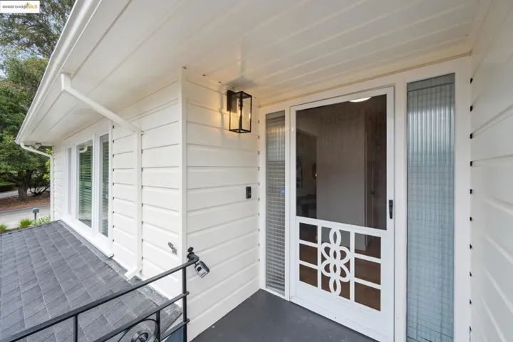 6141 Broadway Ter, Oakland, California 94618