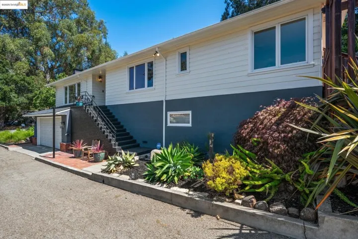 6141 Broadway Ter, Oakland, California 94618