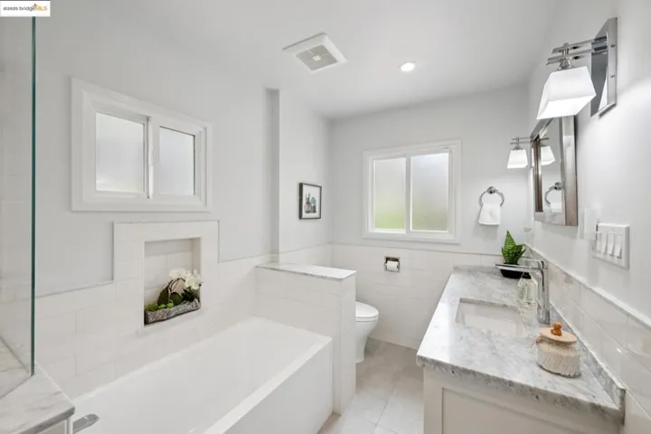 6141 Broadway Ter, Oakland, California 94618