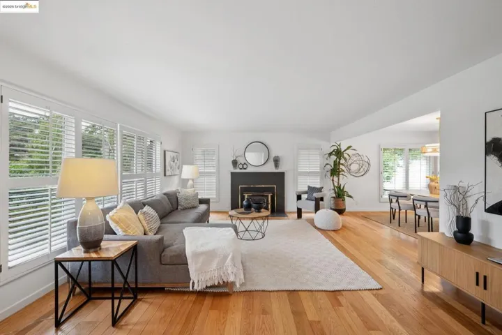 6141 Broadway Ter, Oakland, California 94618