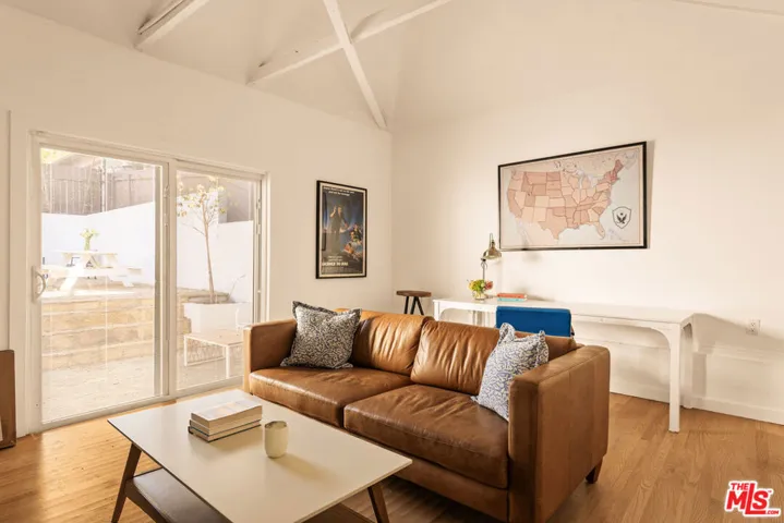 2272 India Street, Los Angeles, California 90039