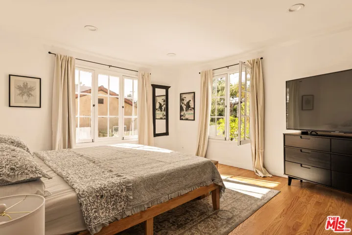 2272 India Street, Los Angeles, California 90039
