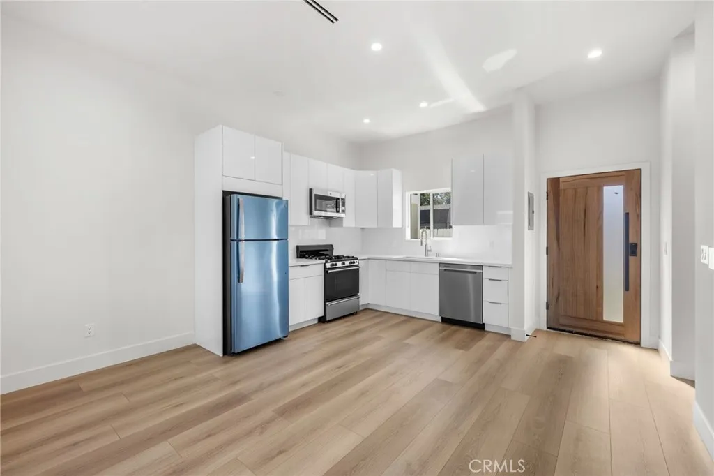 1504 N California Street, Burbank, California 91505 home-pic-27