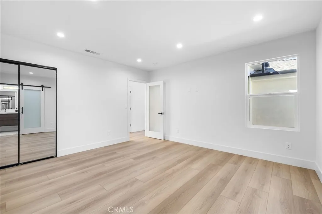 1504 N California Street, Burbank, California 91505 home-pic-18