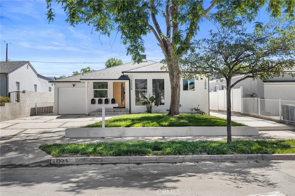 1504 N California Street, Burbank, California 91505 home-pic-0