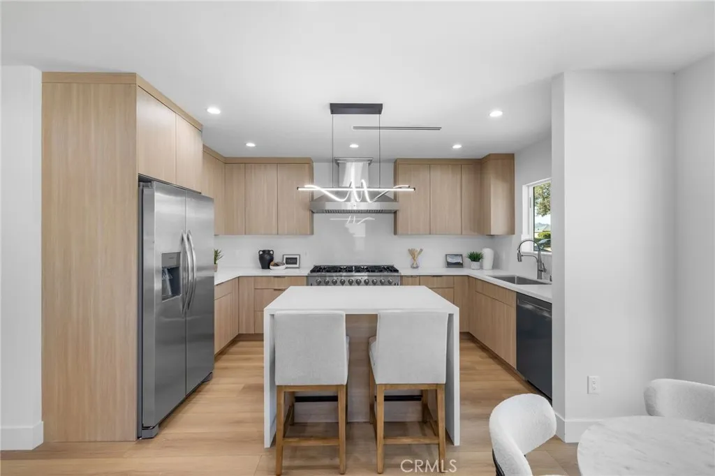 1504 N California Street, Burbank, California 91505 home-pic-7