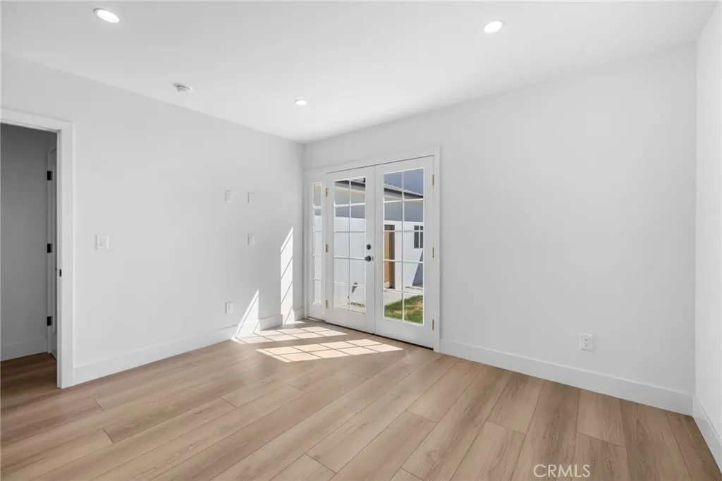 1504 N California Street, Burbank, California 91505 home-pic-23