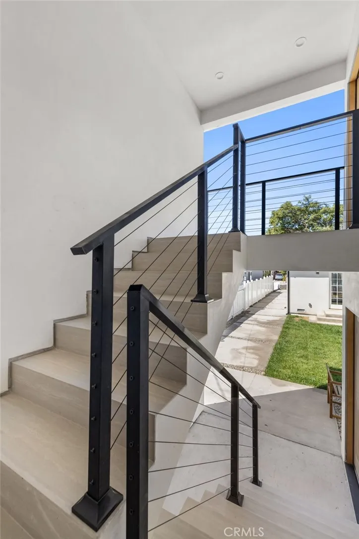 1504 N California Street, Burbank, California 91505 home-pic-35