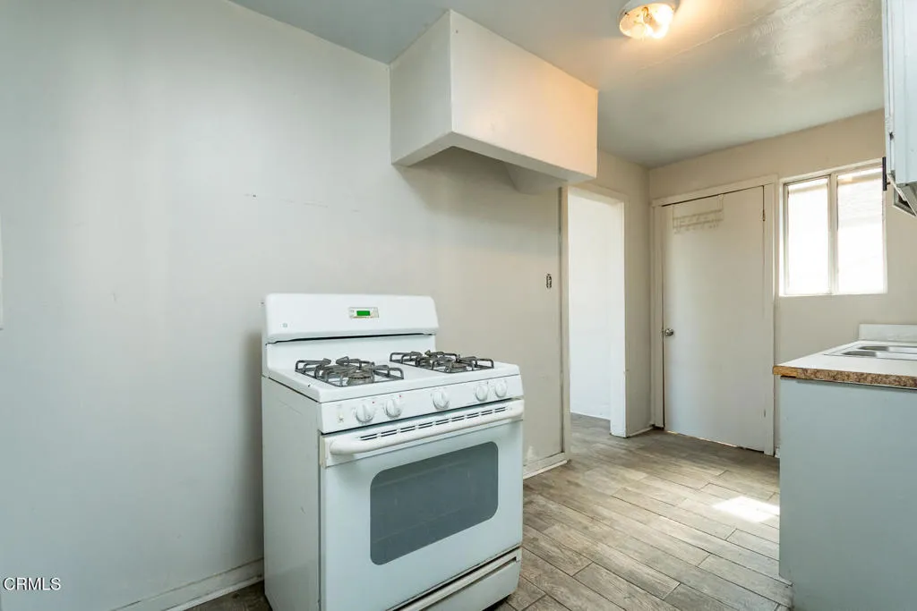 2132 Branden Street, Los Angeles, California 90026 home-pic-27