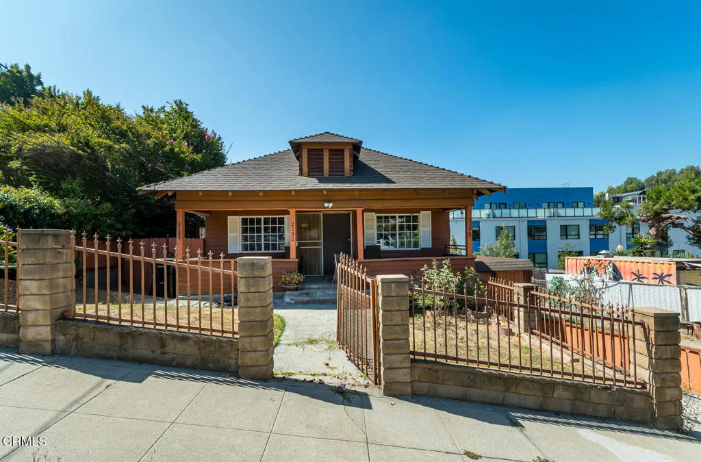 2132 Branden Street, Los Angeles, California 90026 home-pic-0