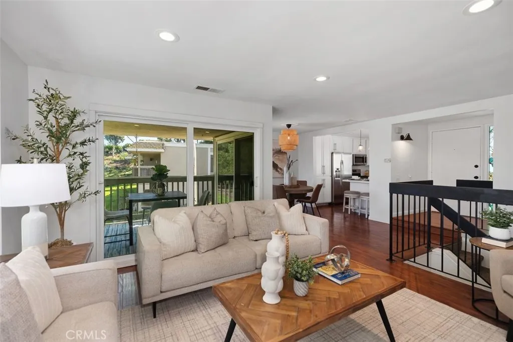 23446 Caminito Salado, Laguna Hills, California 92653 home-pic-0