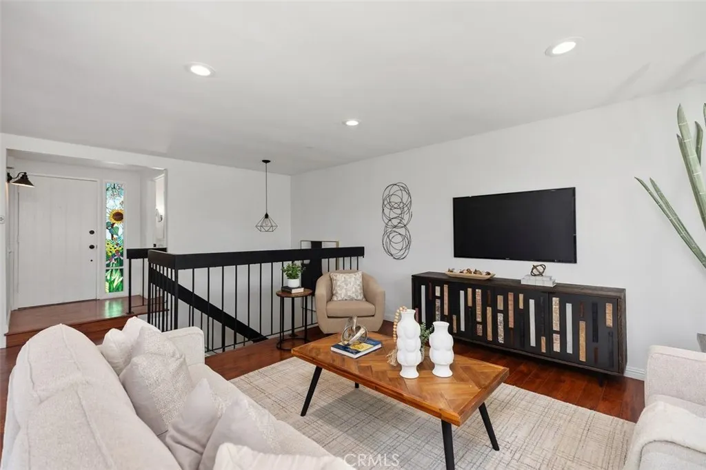 23446 Caminito Salado, Laguna Hills, California 92653 home-pic-10