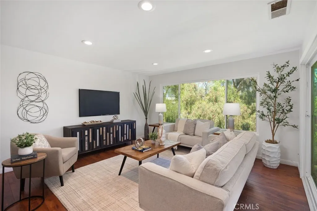 23446 Caminito Salado, Laguna Hills, California 92653 home-pic-8