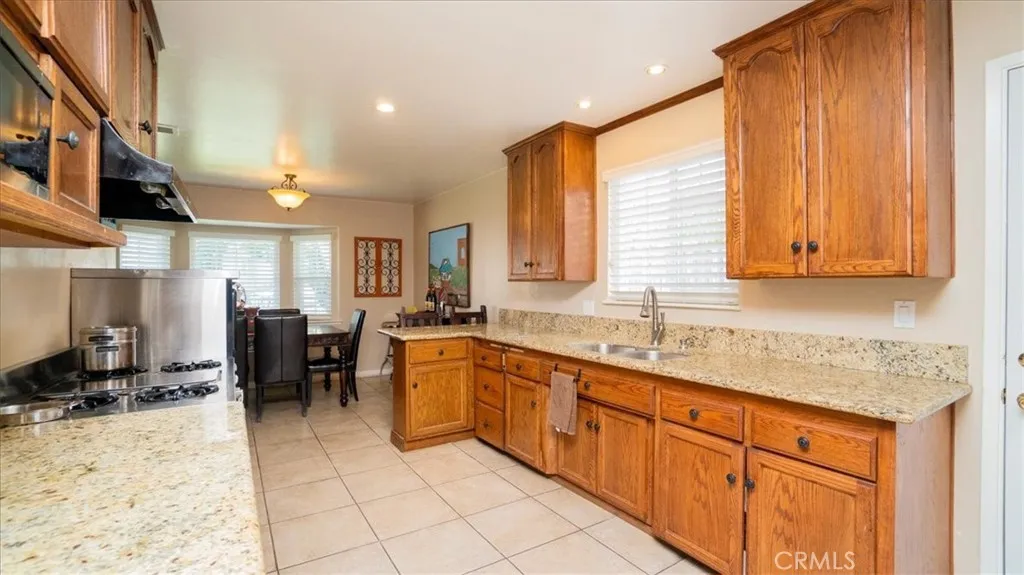 2279 W 7th Street, San Bernardino, California 92410 home-pic-11