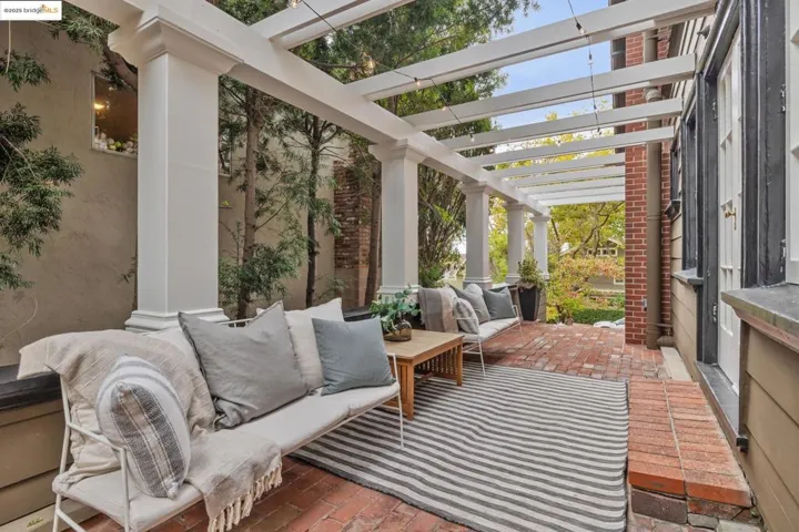 118 Hillside Ave, Piedmont, California 94611
