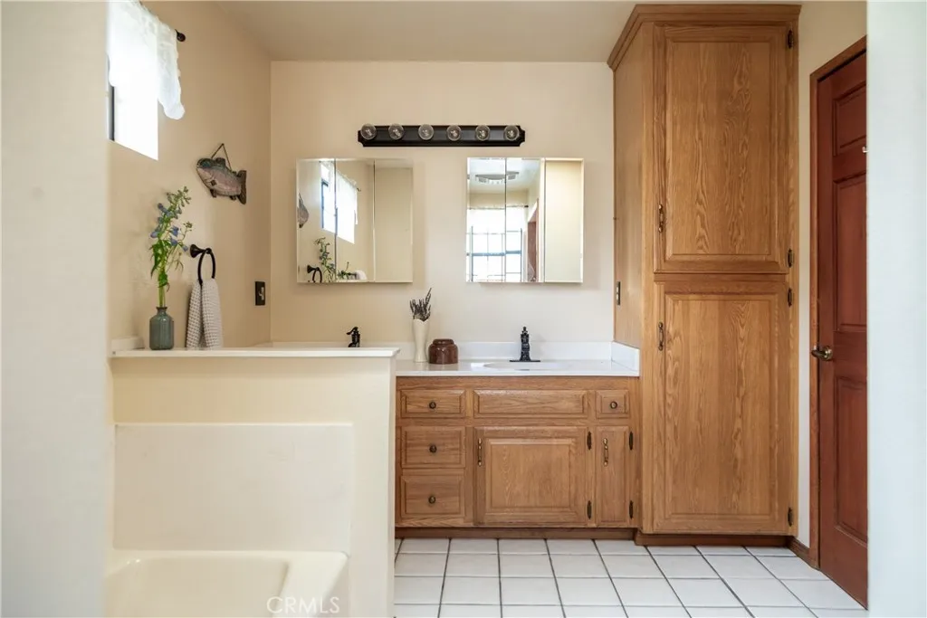 23696 Manzanita Drive, Crestline, California 92325 home-pic-15