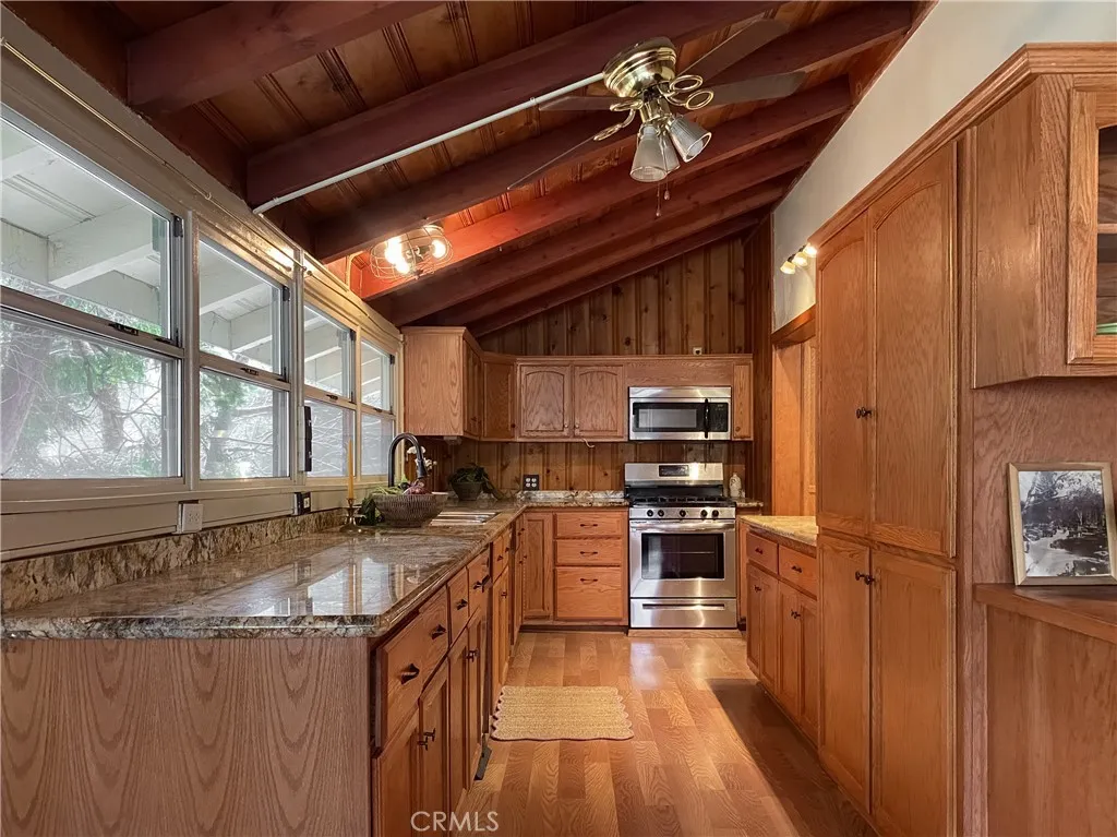 23696 Manzanita Drive, Crestline, California 92325 home-pic-10