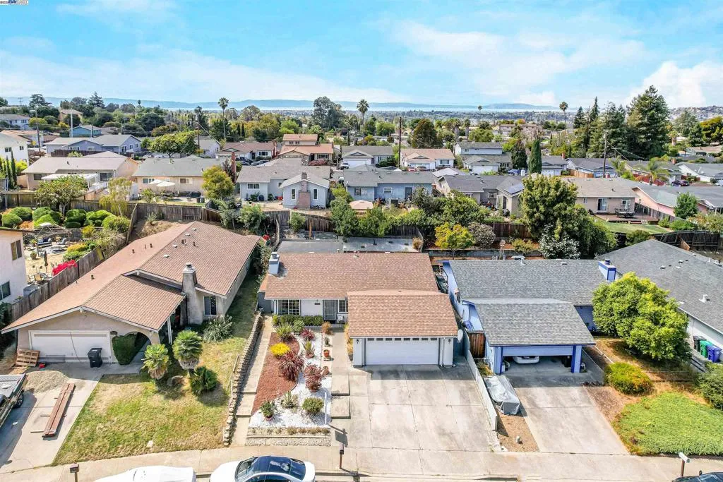 22633 Mossy Rock Drive, Hayward, California 94541 home-pic-44