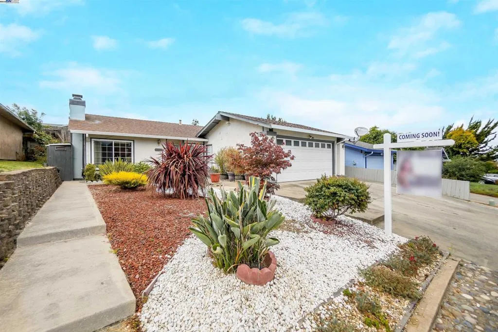 22633 Mossy Rock Drive, Hayward, California 94541 home-pic-3