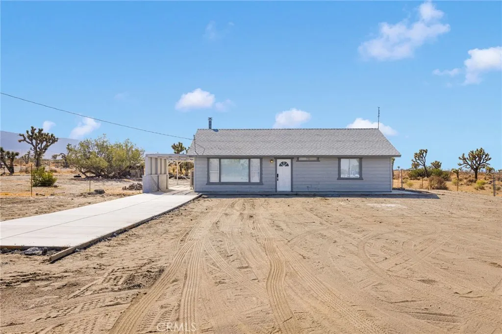 11076 Wagon Train Road, Pinon Hills, California 92372 home-pic-0