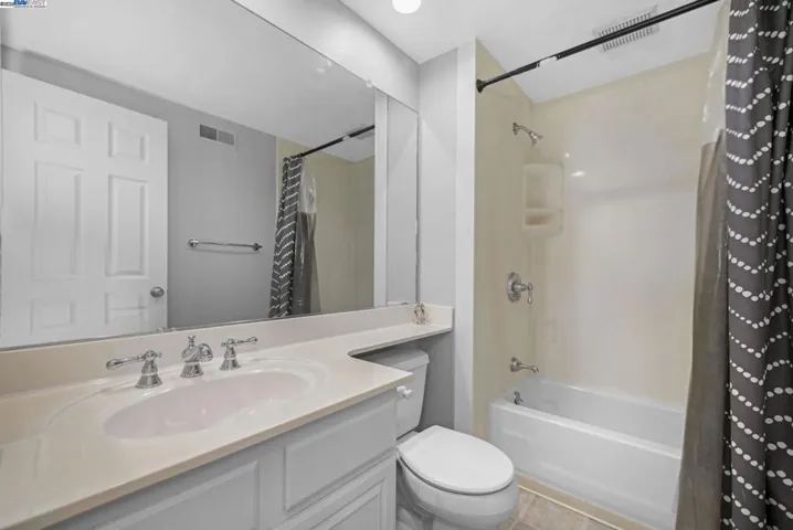Upstairs Hall Bath