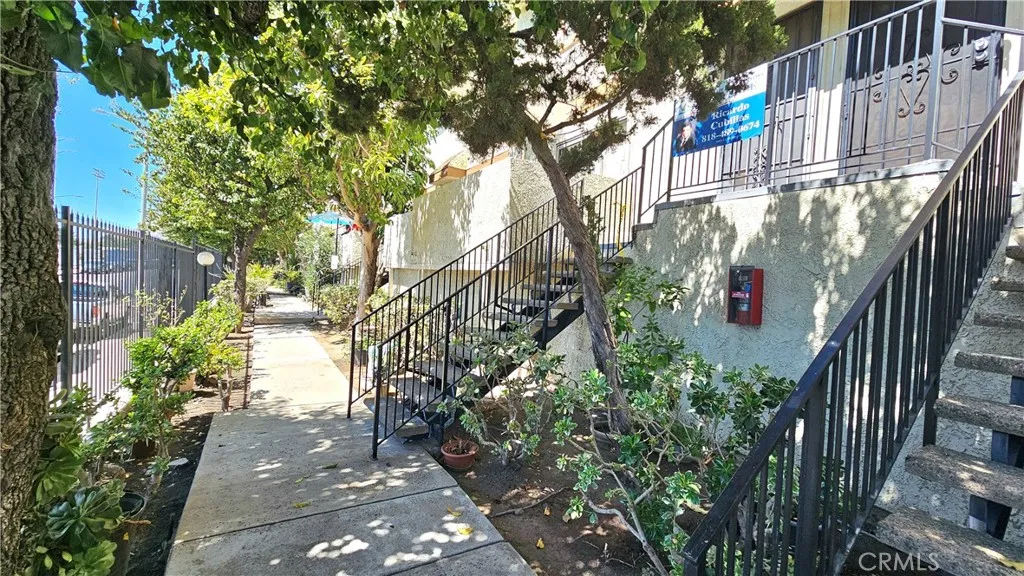 13080 Dronfield Avenue 13, Sylmar, California 91342 home-pic-1
