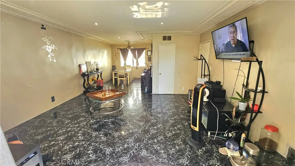 13080 Dronfield Avenue 13, Sylmar, California 91342 home-pic-11