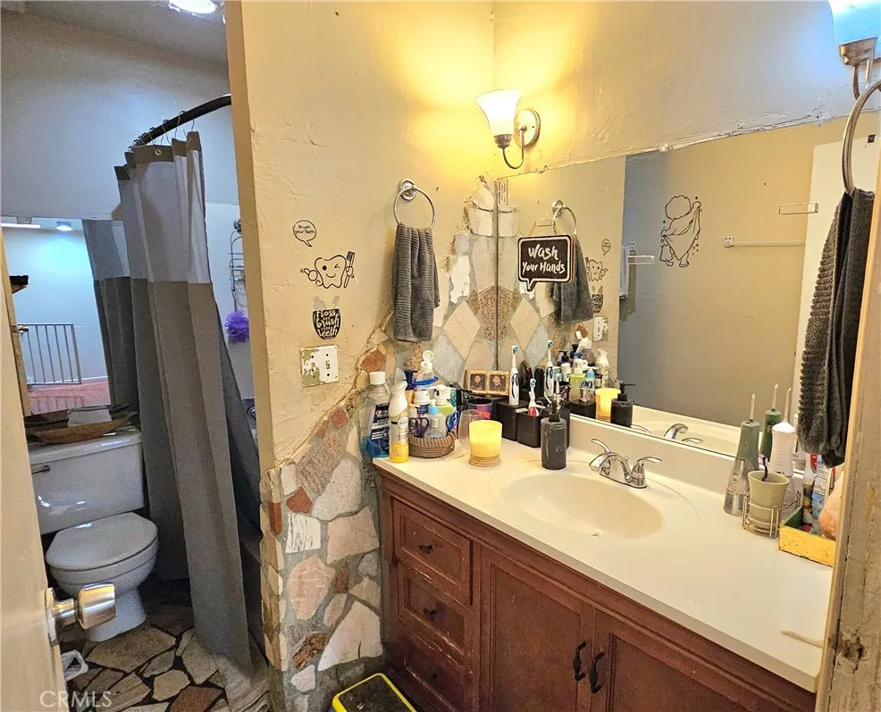 13080 Dronfield Avenue 13, Sylmar, California 91342 home-pic-20