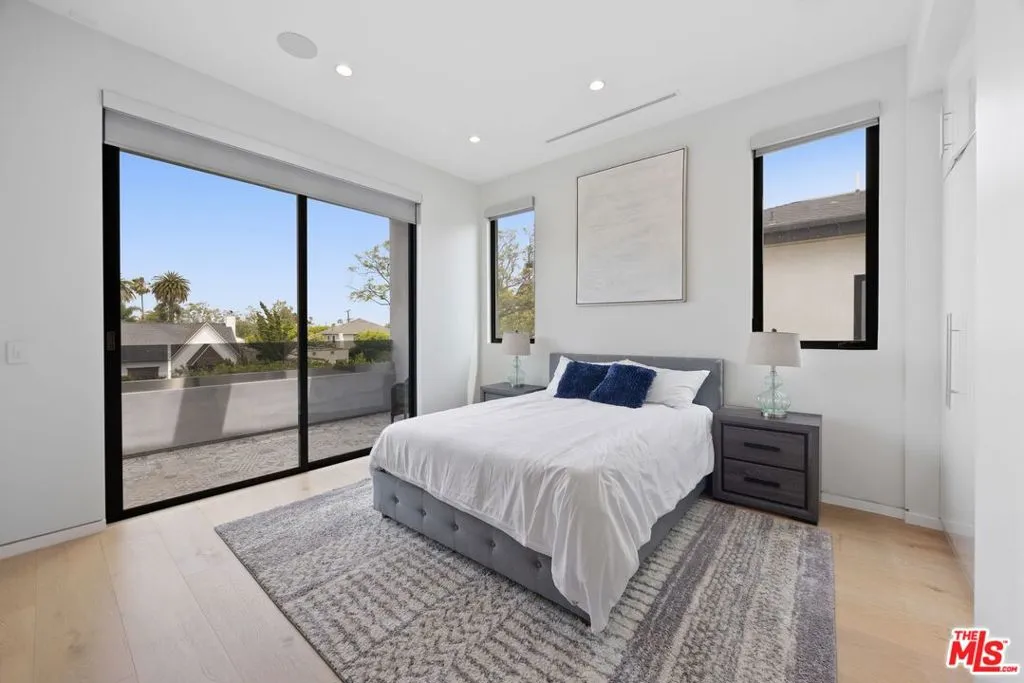 839 N Spaulding Avenue, Los Angeles, California 90046 home-pic-36