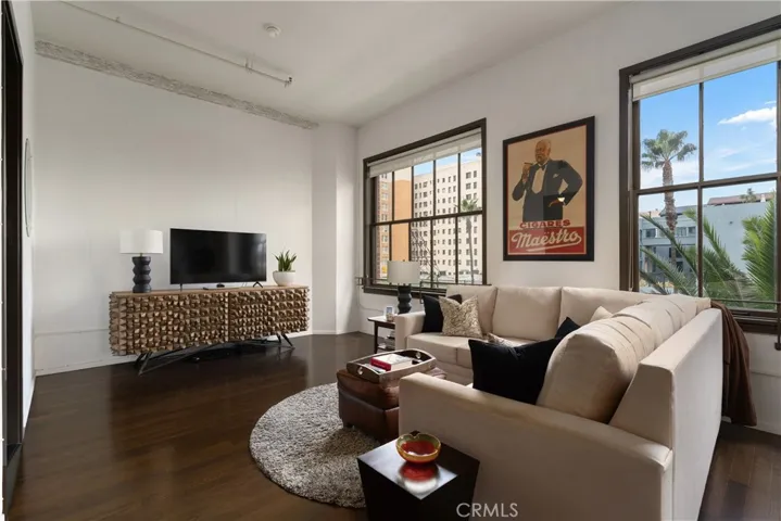 "2nd bedroom " /convertible den