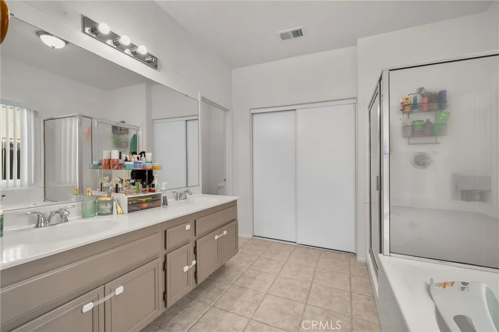 24856 Loire Court, Hemet, California 92544 home-pic-21