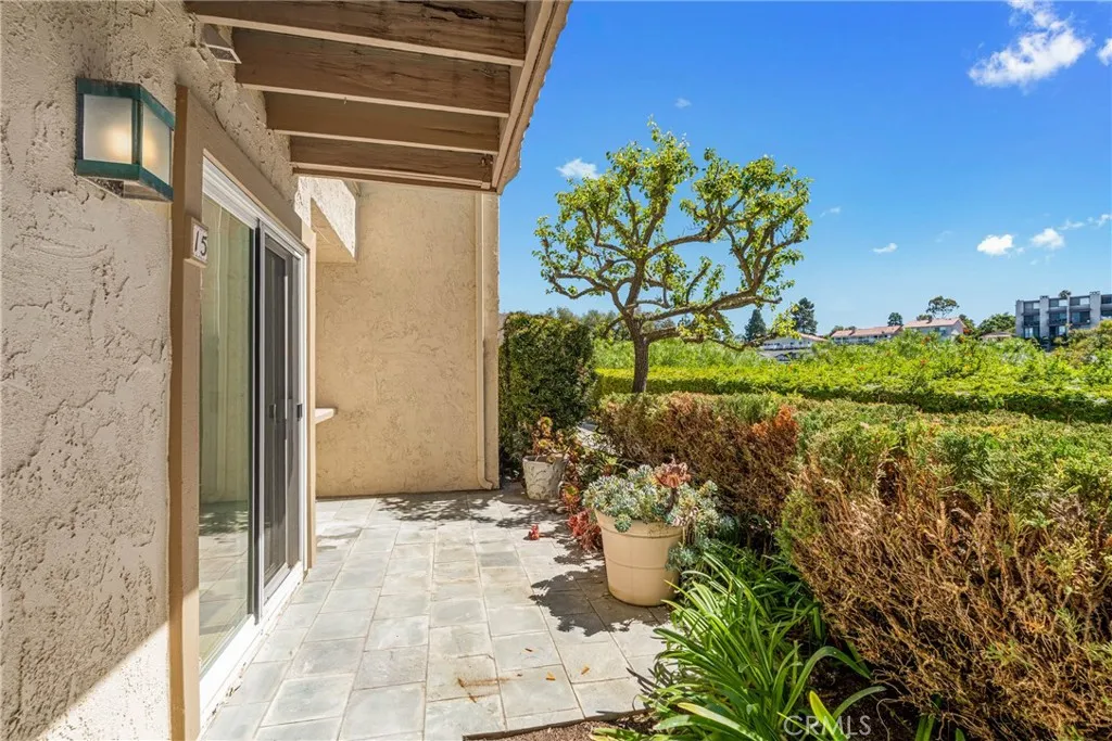 15 Hilltop Circle, Rancho Palos Verdes, California 90275 home-pic-4