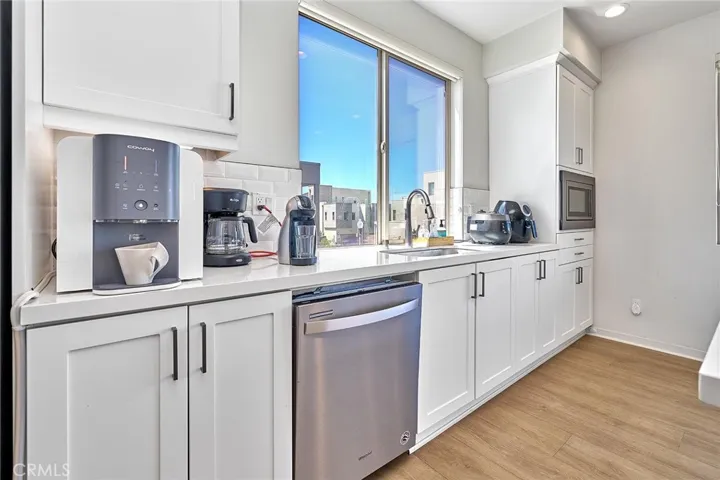 126 Novel, Irvine, California 92618