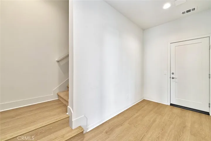 126 Novel, Irvine, California 92618