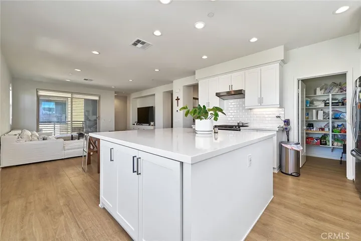 126 Novel, Irvine, California 92618